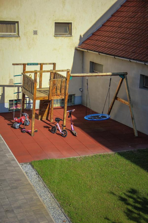 La Rona Rooms Кишкёрёш Экстерьер фото