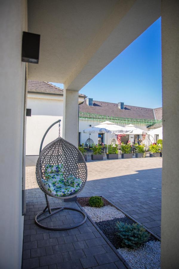 La Rona Rooms Кишкёрёш Экстерьер фото